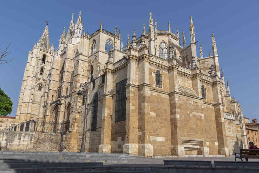 León 024 - catedral de Santa María de León.jpg